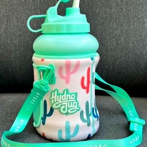 Seafoam Hydrojug with Cactus Sleeve and straw